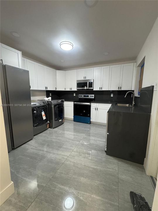 Activo con contrato: $399,000 (3 camas, 2 baños, 1249 Pies cuadrados)