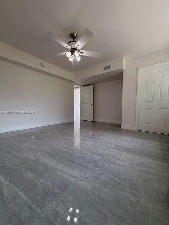 Activo con contrato: $399,000 (3 camas, 2 baños, 1249 Pies cuadrados)