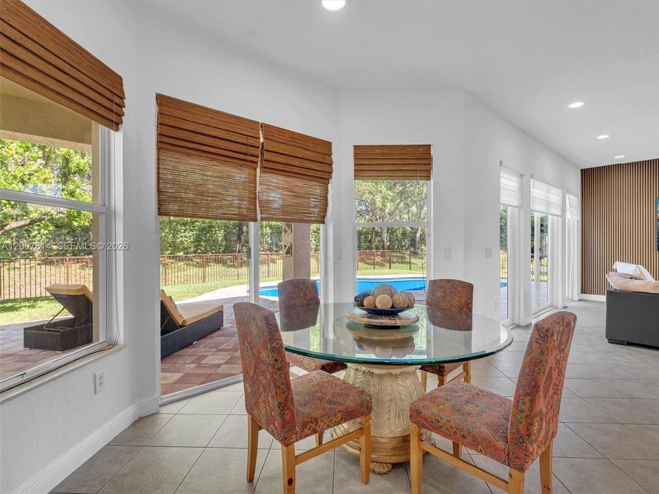 For Sale: $1,050,000 (5 beds, 3 baths, 3122 Square Feet)