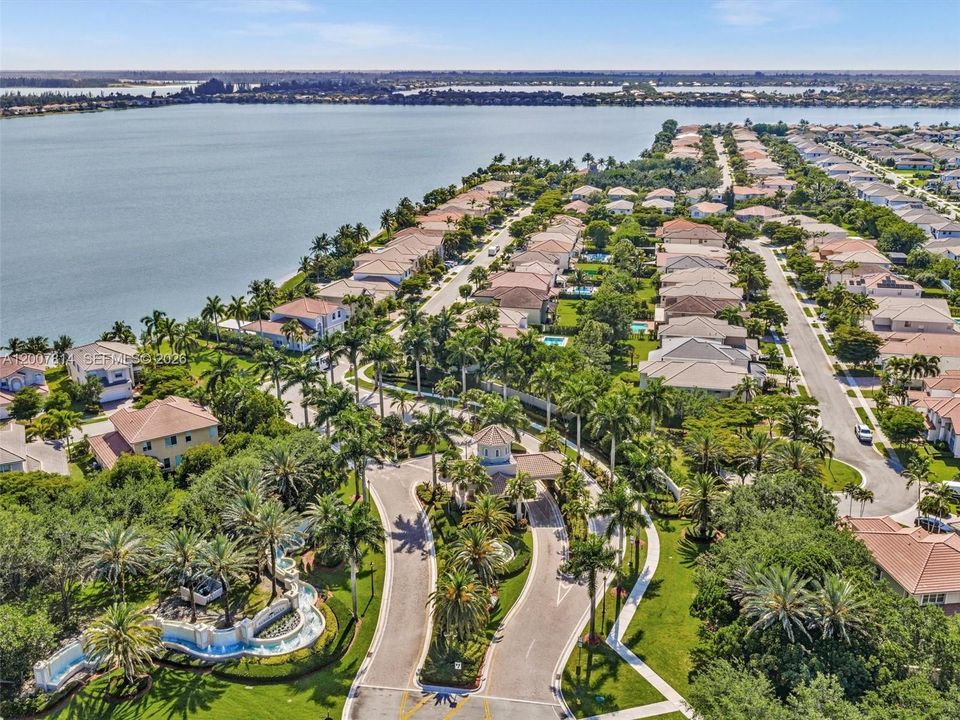 For Sale: $1,050,000 (5 beds, 3 baths, 3122 Square Feet)