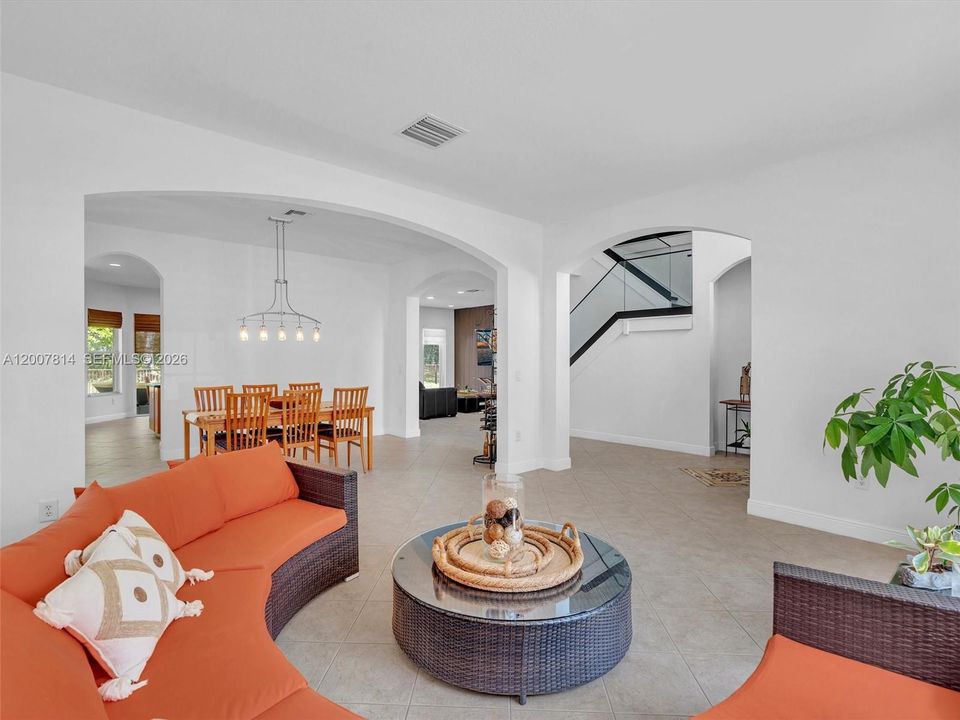 For Sale: $1,050,000 (5 beds, 3 baths, 3122 Square Feet)
