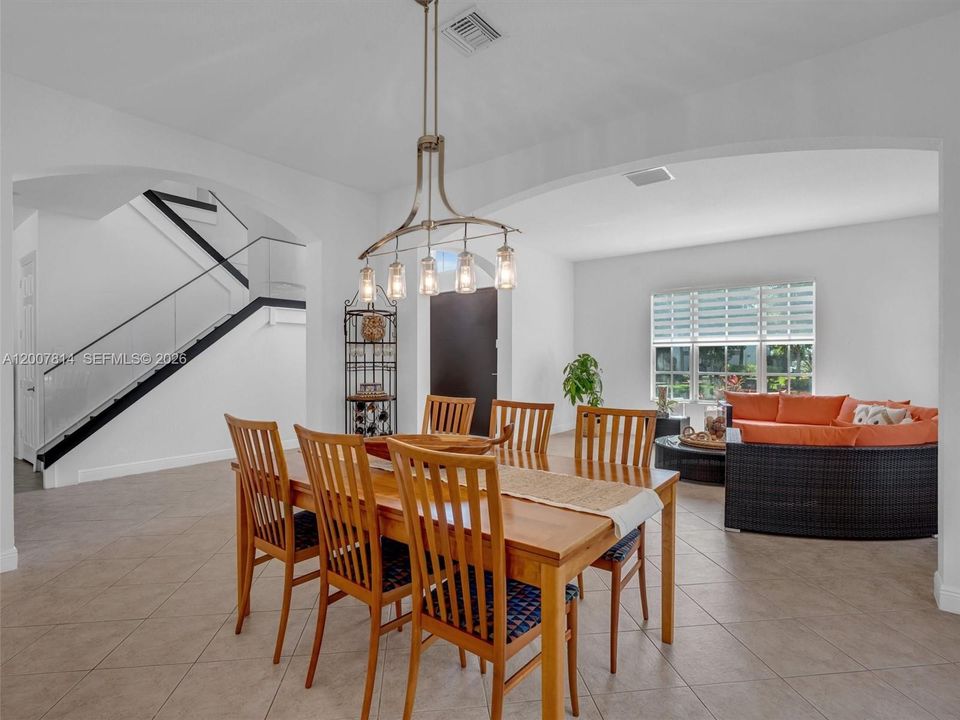 For Sale: $1,050,000 (5 beds, 3 baths, 3122 Square Feet)