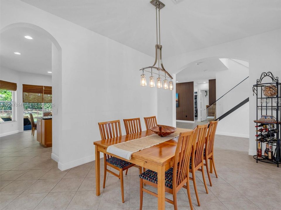 For Sale: $1,050,000 (5 beds, 3 baths, 3122 Square Feet)