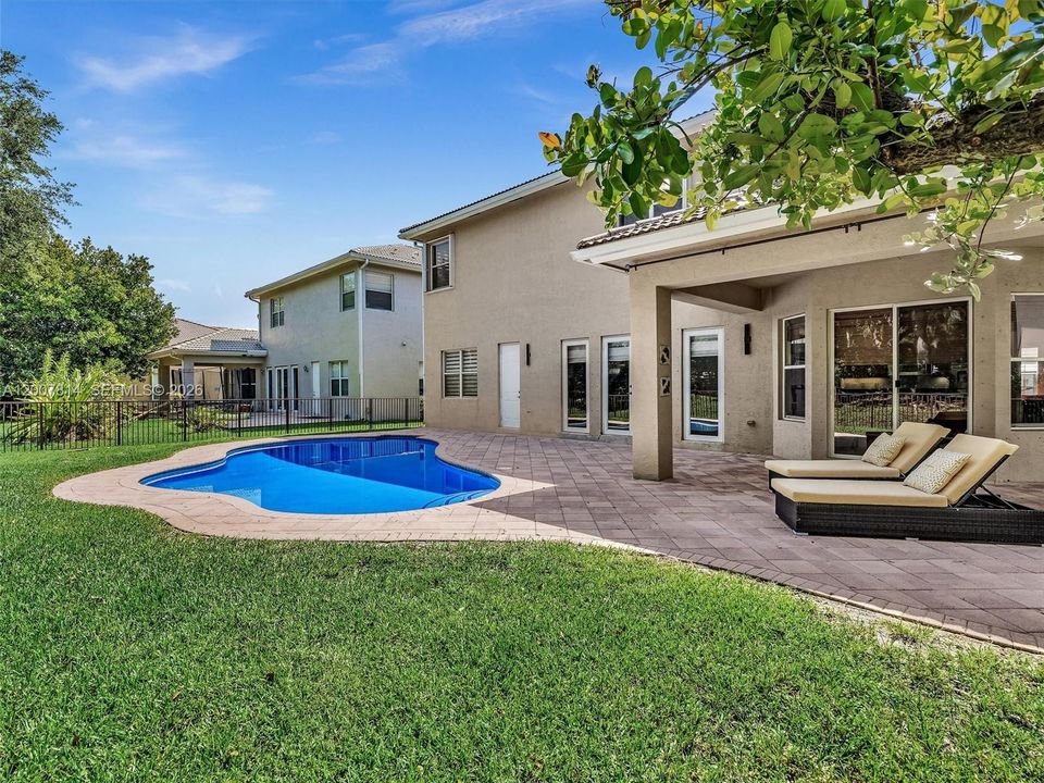 For Sale: $1,050,000 (5 beds, 3 baths, 3122 Square Feet)