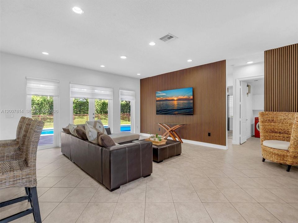 For Sale: $1,050,000 (5 beds, 3 baths, 3122 Square Feet)