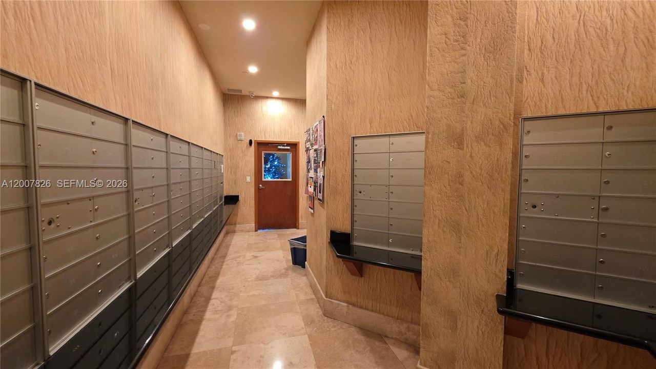 На продажу: $595,000 (2 спален, 2 ванн, 1251 Квадратных фут)