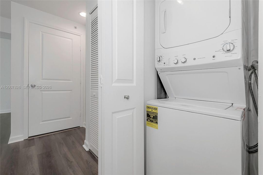 На продажу: $595,000 (2 спален, 2 ванн, 1251 Квадратных фут)