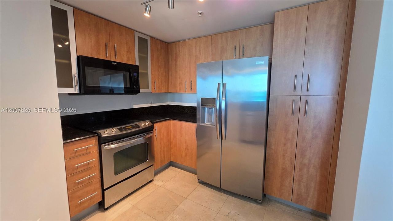 На продажу: $595,000 (2 спален, 2 ванн, 1251 Квадратных фут)