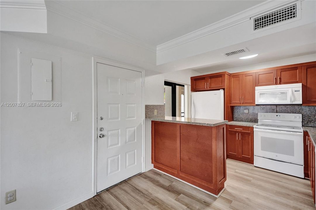 En Venta: $204,900 (2 camas, 2 baños, 978 Pies cuadrados)