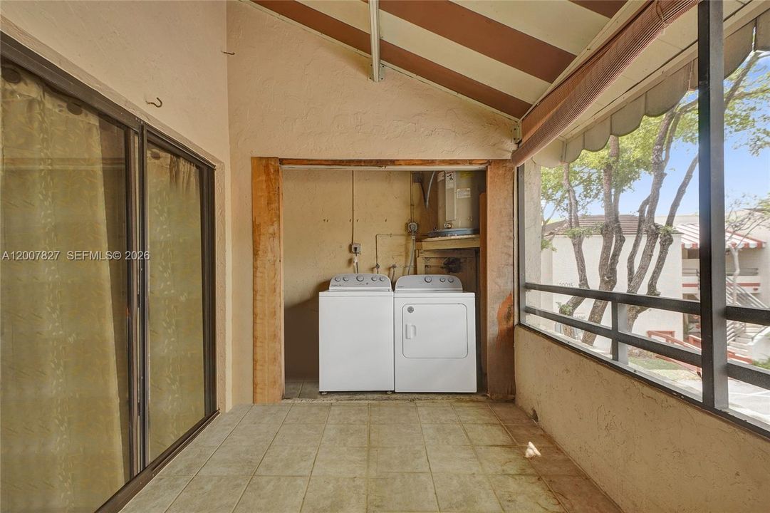 En Venta: $204,900 (2 camas, 2 baños, 978 Pies cuadrados)