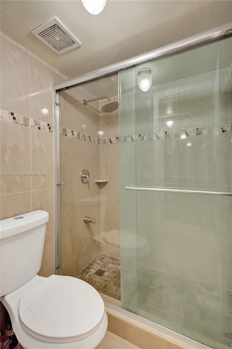 En Venta: $204,900 (2 camas, 2 baños, 978 Pies cuadrados)