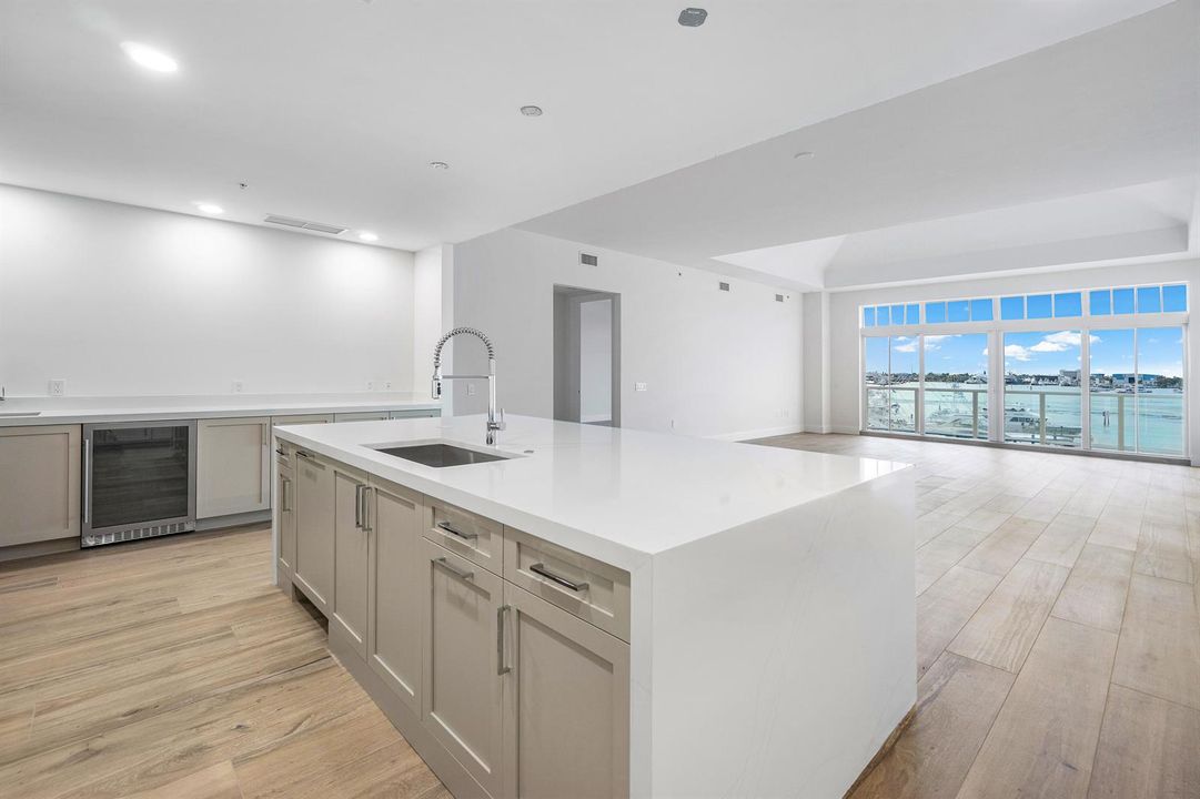 002-184LakeDrive-2302-PalmBeachShores-FL