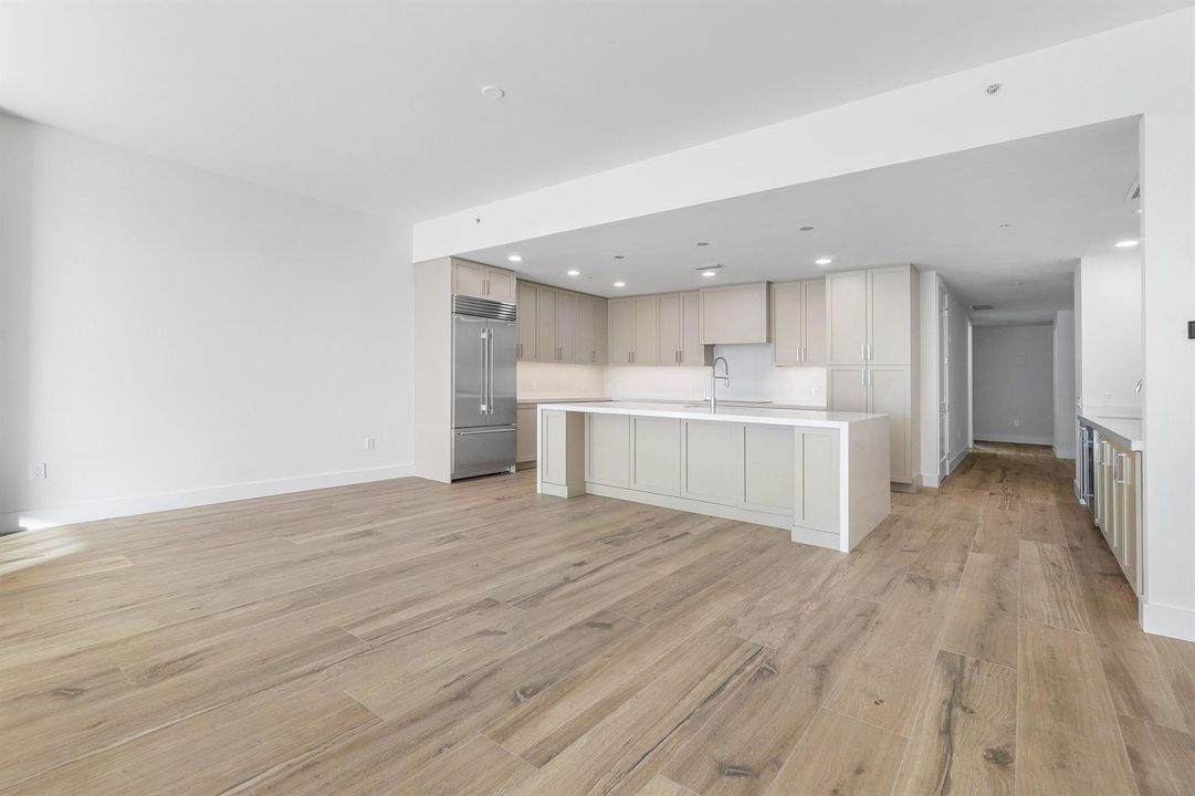 008-184LakeDrive-2302-PalmBeachShores-FL