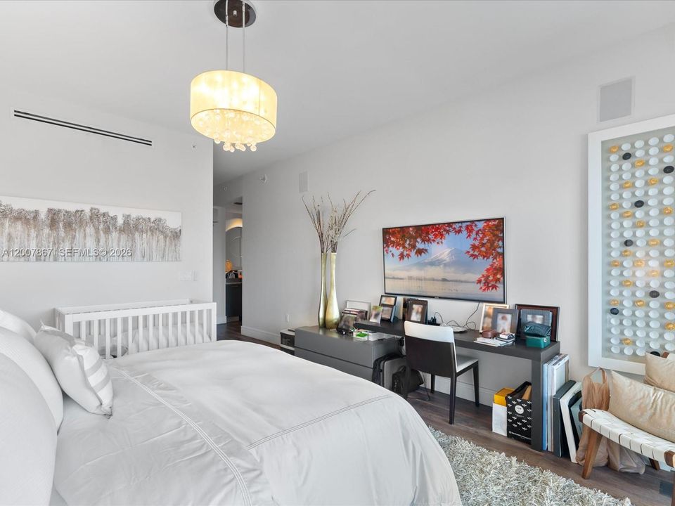 For Sale: $1,560,000 (4 beds, 5 baths, 2237 Square Feet)