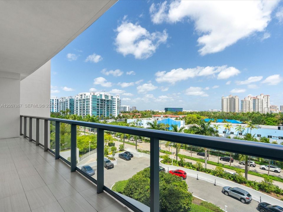 For Sale: $1,560,000 (4 beds, 5 baths, 2237 Square Feet)