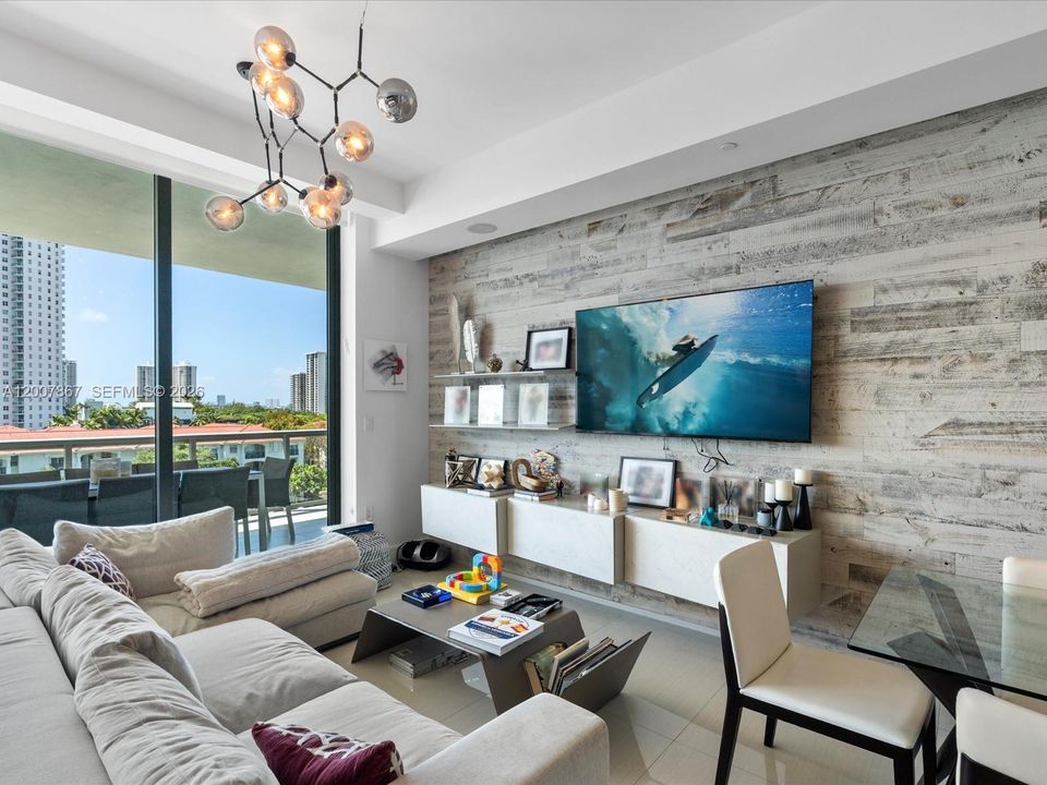 For Sale: $1,560,000 (4 beds, 5 baths, 2237 Square Feet)
