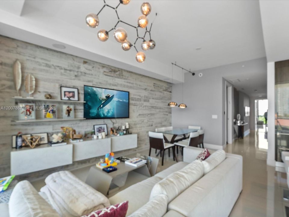 For Sale: $1,560,000 (4 beds, 5 baths, 2237 Square Feet)