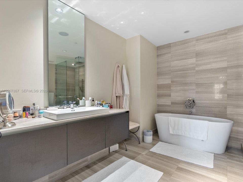 For Sale: $1,560,000 (4 beds, 5 baths, 2237 Square Feet)