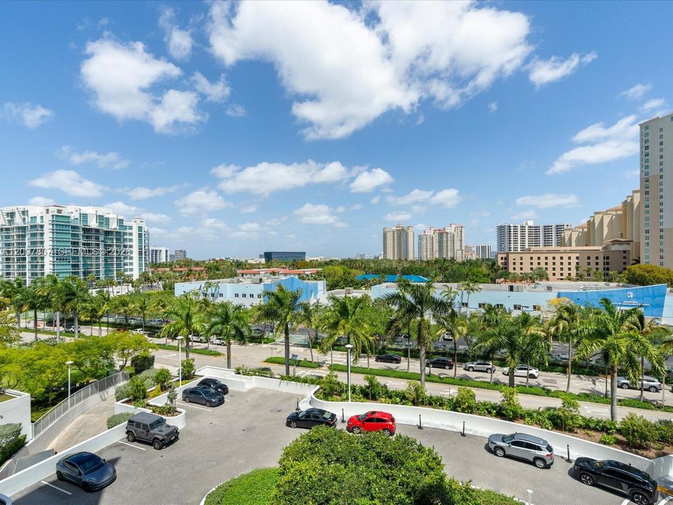 For Sale: $1,560,000 (4 beds, 5 baths, 2237 Square Feet)