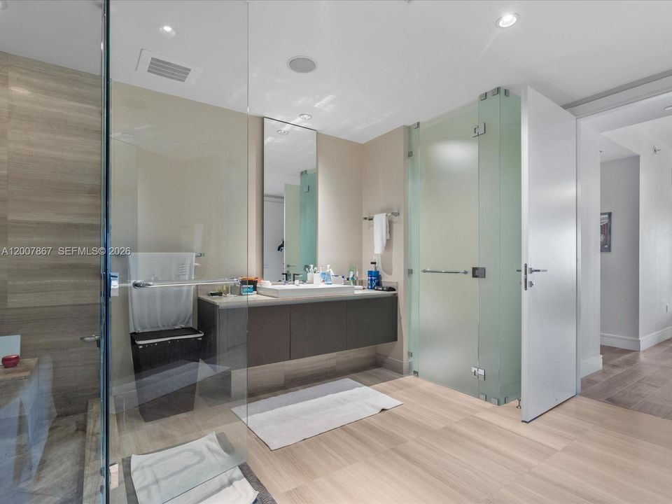 For Sale: $1,560,000 (4 beds, 5 baths, 2237 Square Feet)
