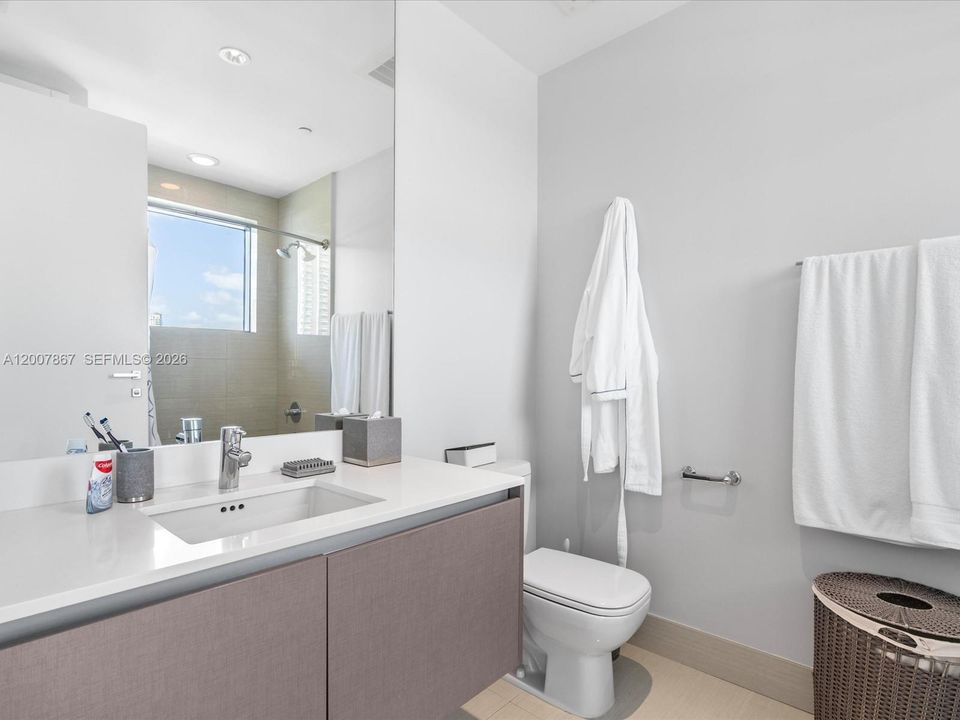 For Sale: $1,560,000 (4 beds, 5 baths, 2237 Square Feet)
