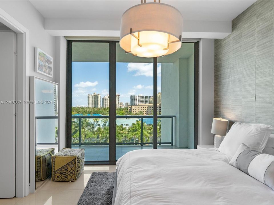 For Sale: $1,560,000 (4 beds, 5 baths, 2237 Square Feet)