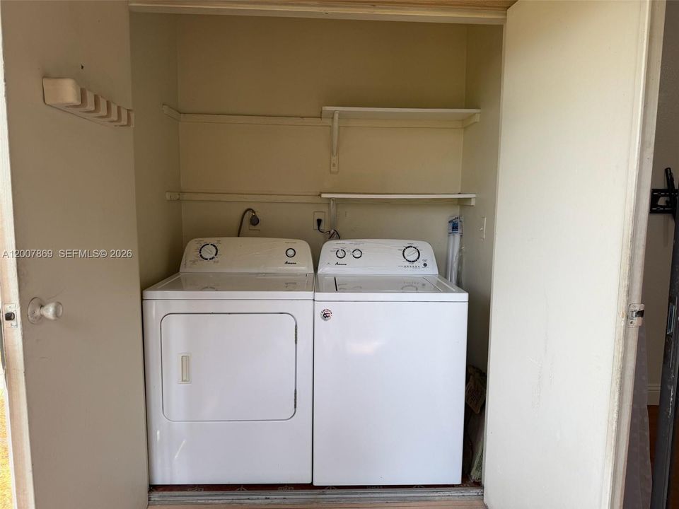 Active With Contract: $1,800 (1 beds, 1 baths, 586 Square Feet)
