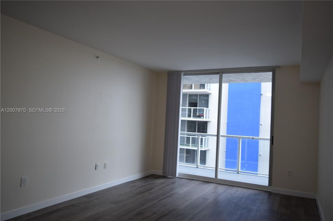 Activo con contrato: $2,350 (2 camas, 1 baños, 860 Pies cuadrados)