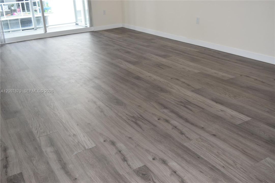 Activo con contrato: $2,350 (2 camas, 1 baños, 860 Pies cuadrados)