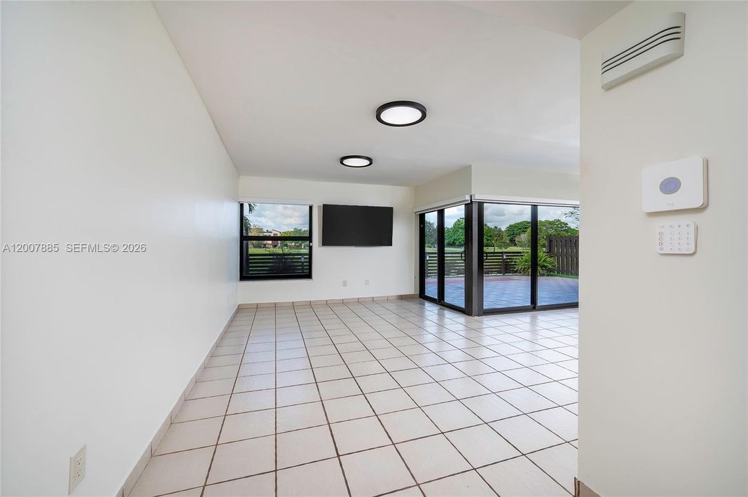 Activo con contrato: $460,000 (3 camas, 2 baños, 1600 Pies cuadrados)