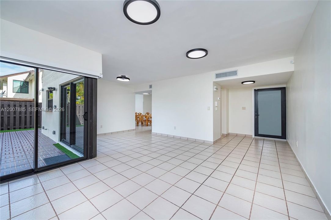 Activo con contrato: $460,000 (3 camas, 2 baños, 1600 Pies cuadrados)