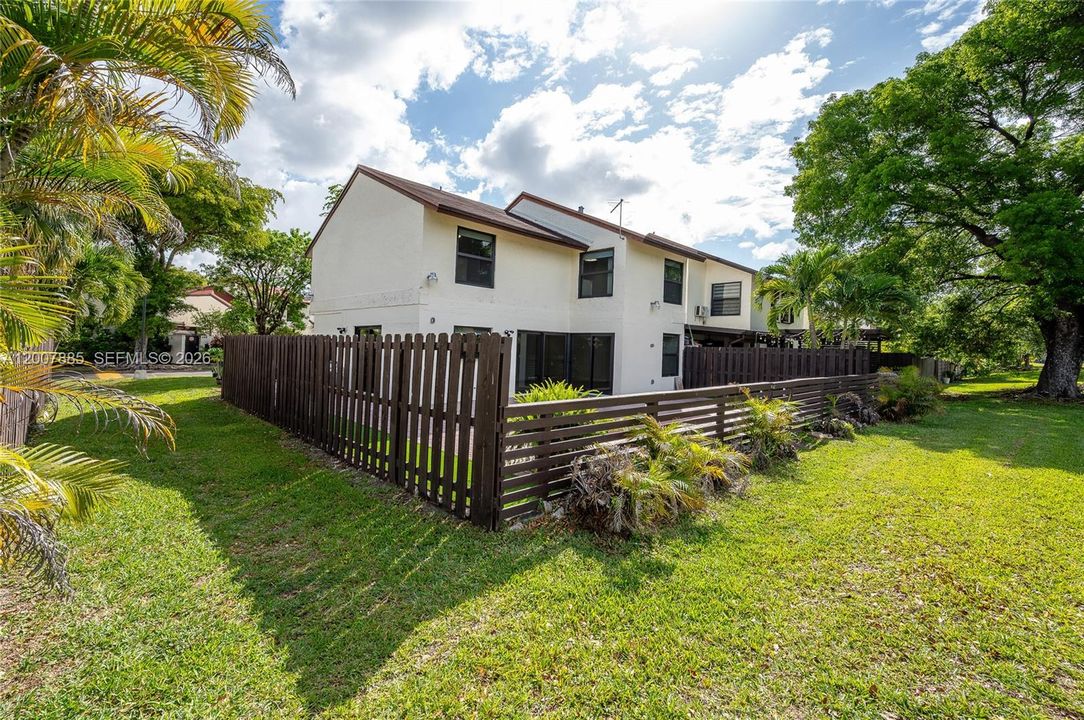 Activo con contrato: $460,000 (3 camas, 2 baños, 1600 Pies cuadrados)