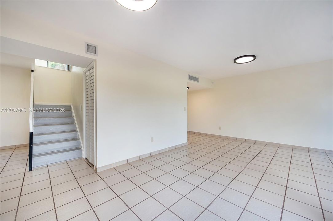 Activo con contrato: $460,000 (3 camas, 2 baños, 1600 Pies cuadrados)