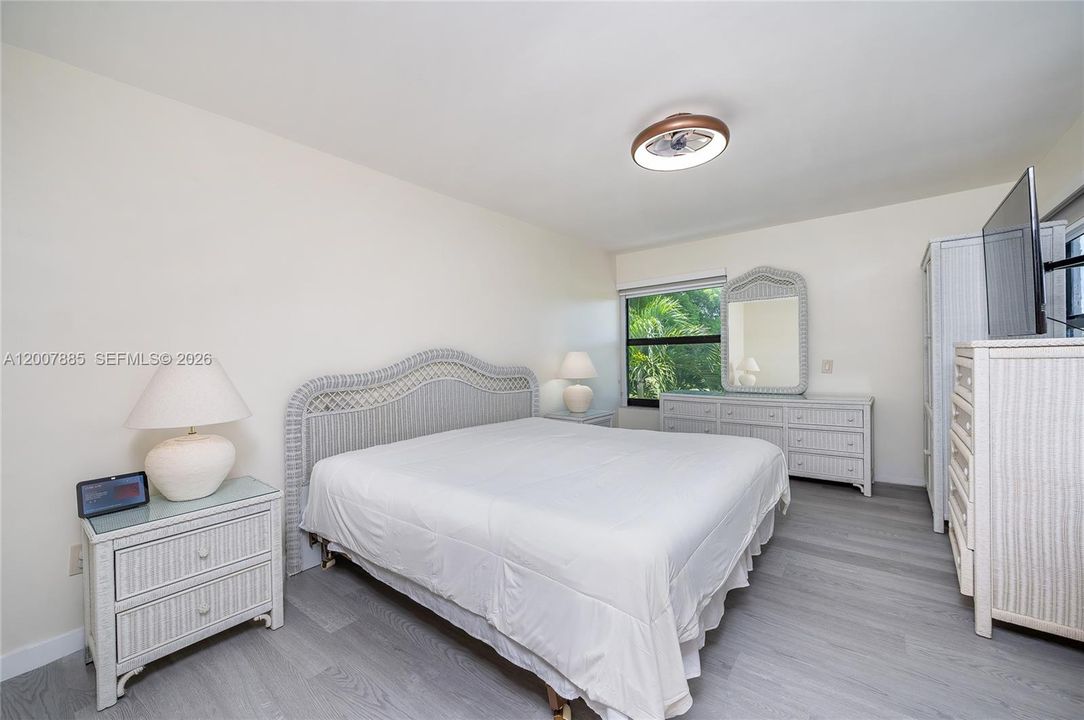 Activo con contrato: $460,000 (3 camas, 2 baños, 1600 Pies cuadrados)