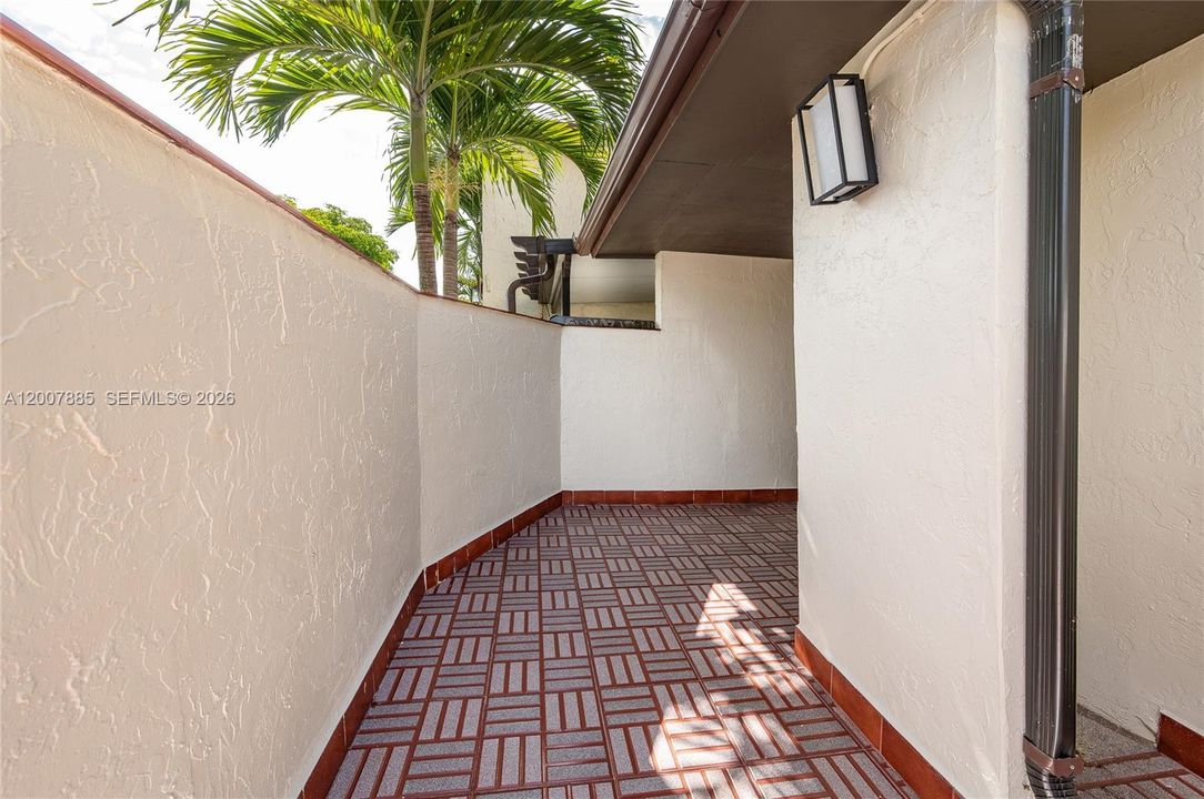 Activo con contrato: $460,000 (3 camas, 2 baños, 1600 Pies cuadrados)