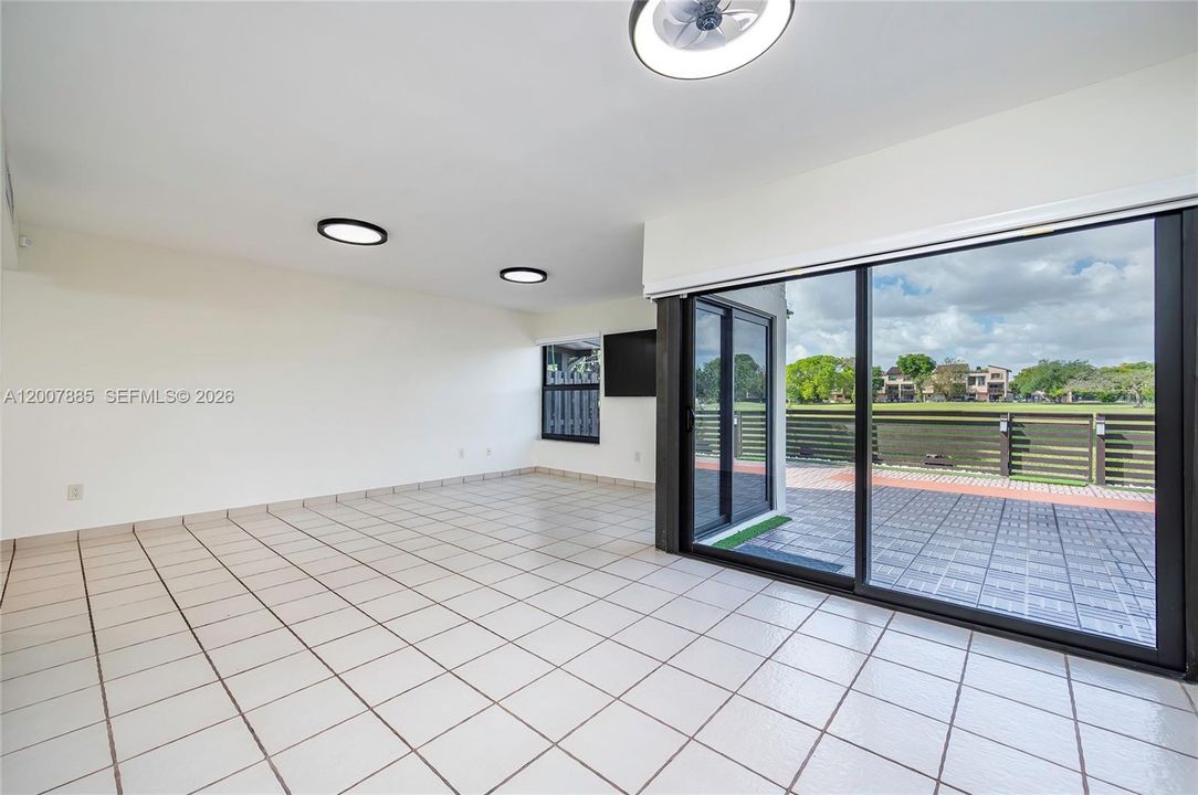 Activo con contrato: $460,000 (3 camas, 2 baños, 1600 Pies cuadrados)