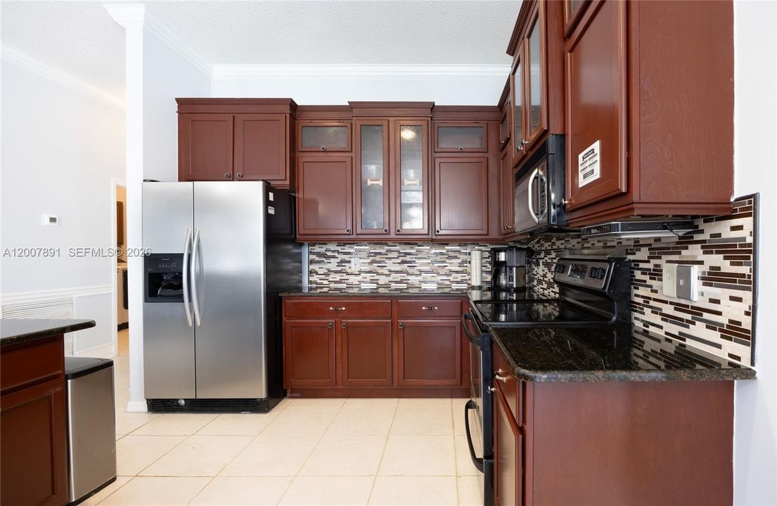 В аренду: $3,700 (3 спален, 2 ванн, 2081 Квадратных фут)