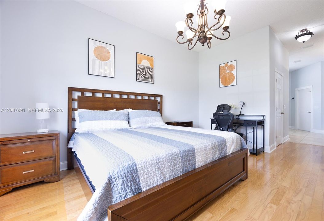 В аренду: $3,700 (3 спален, 2 ванн, 2081 Квадратных фут)