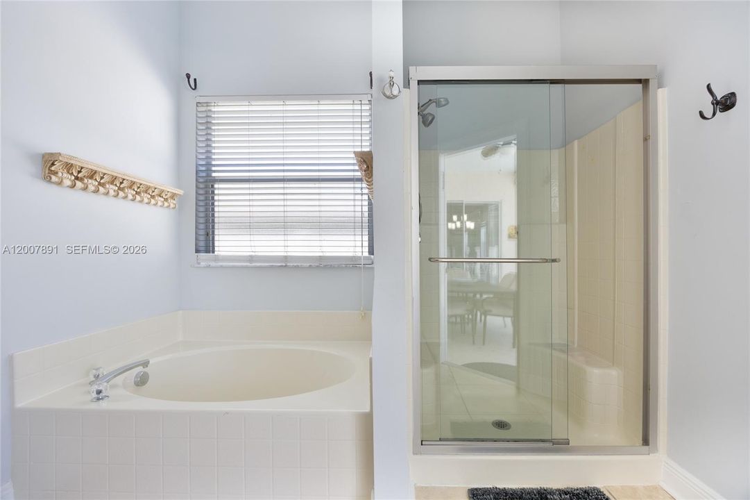 В аренду: $3,700 (3 спален, 2 ванн, 2081 Квадратных фут)