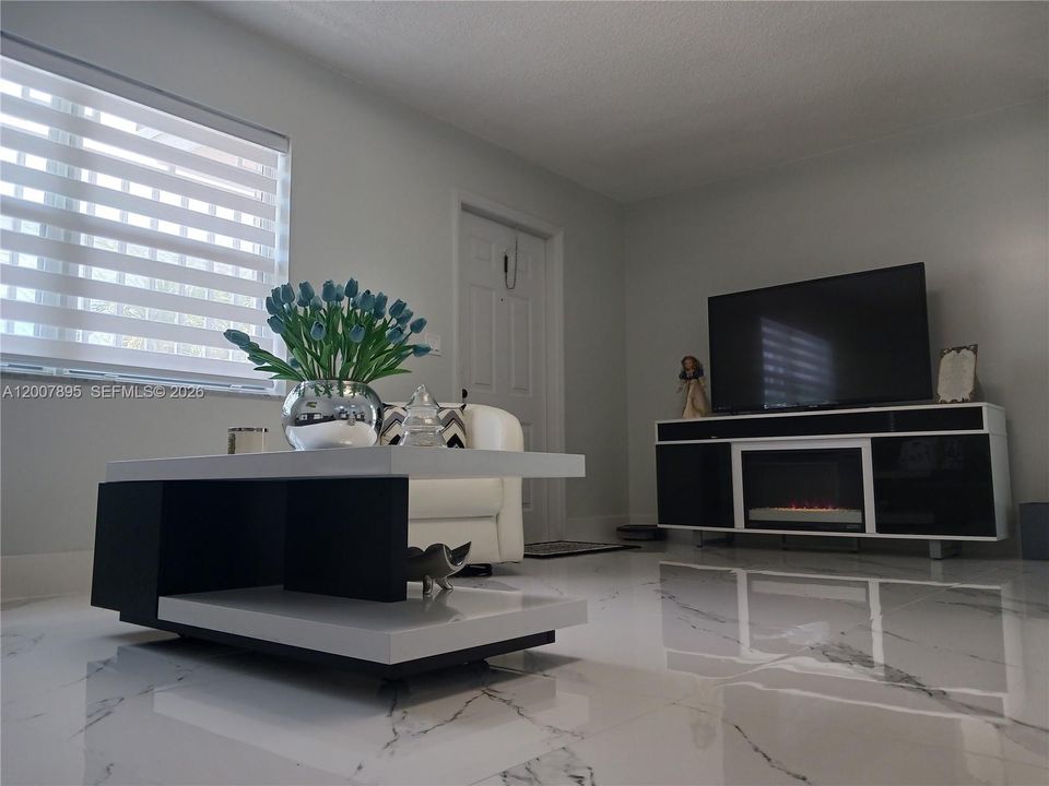 For Sale: $522,900 (3 beds, 2 baths, 1221 Square Feet)