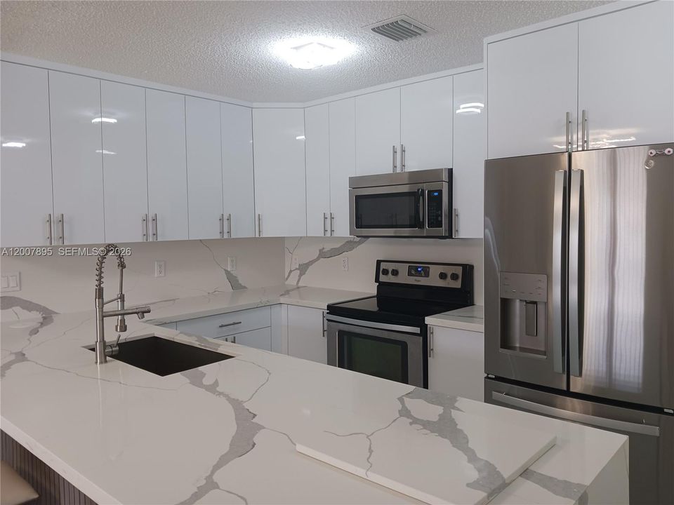 For Sale: $522,900 (3 beds, 2 baths, 1221 Square Feet)