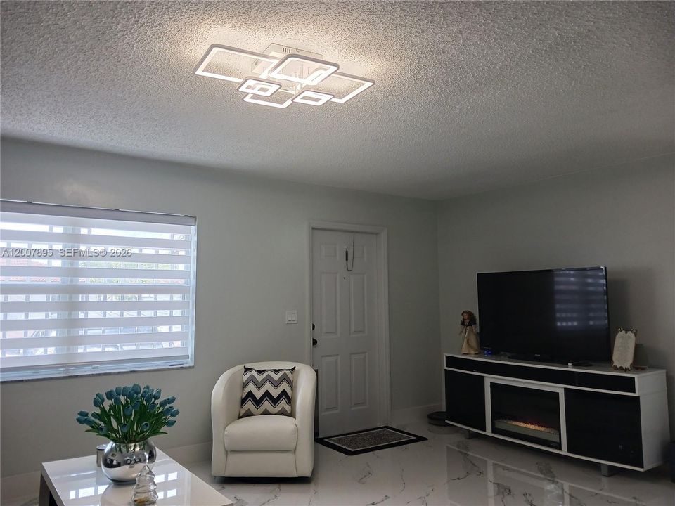 For Sale: $522,900 (3 beds, 2 baths, 1221 Square Feet)