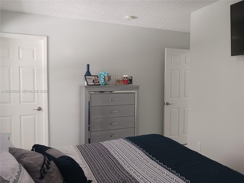 For Sale: $522,900 (3 beds, 2 baths, 1221 Square Feet)