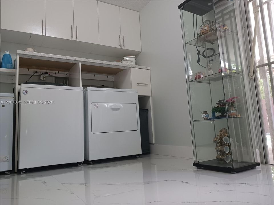 For Sale: $522,900 (3 beds, 2 baths, 1221 Square Feet)
