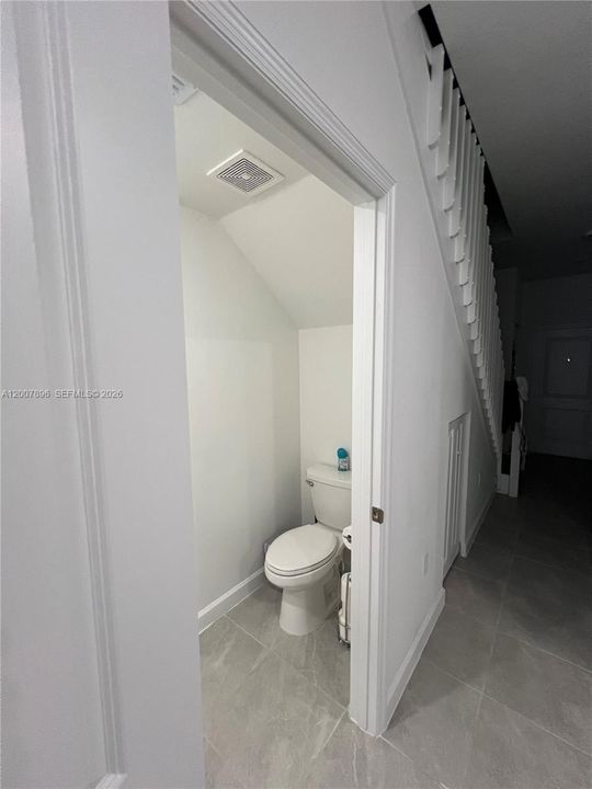 For Sale: $475,000 (3 beds, 2 baths, 1393 Square Feet)
