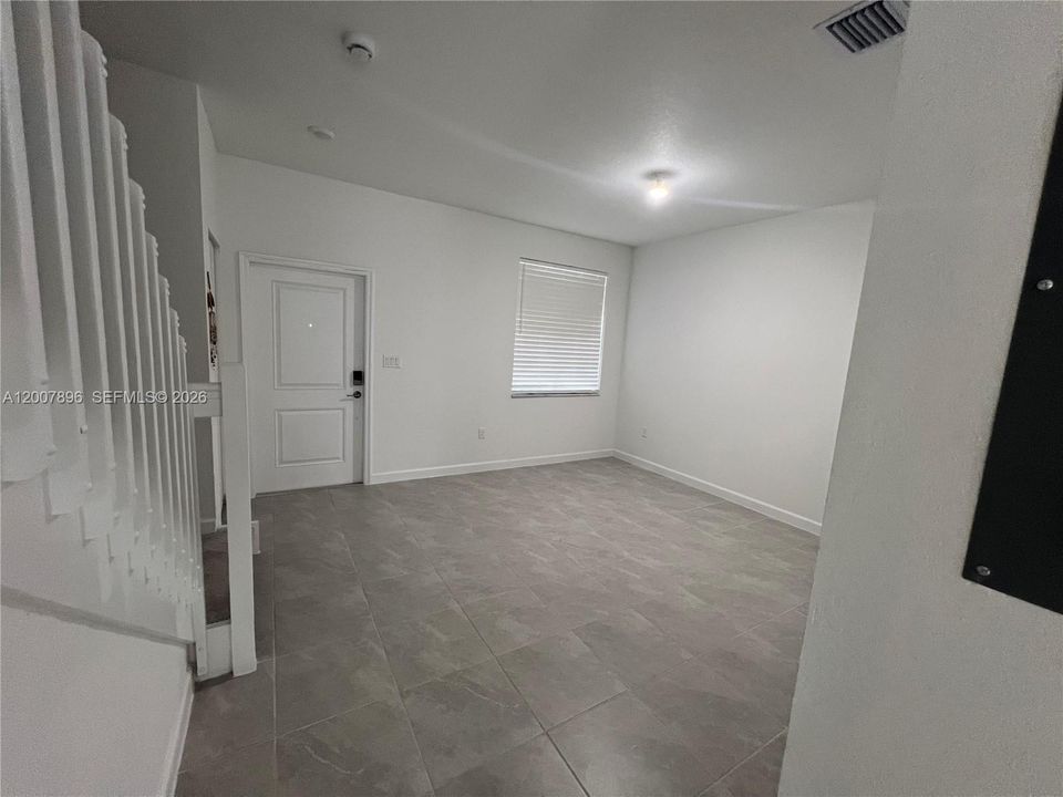For Sale: $475,000 (3 beds, 2 baths, 1393 Square Feet)