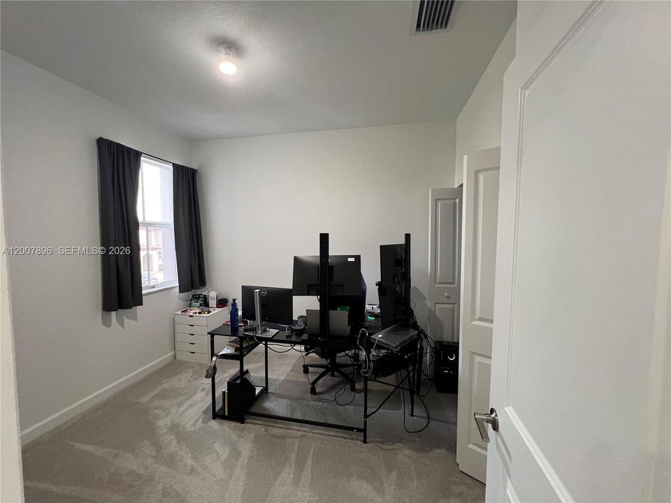 For Sale: $475,000 (3 beds, 2 baths, 1393 Square Feet)