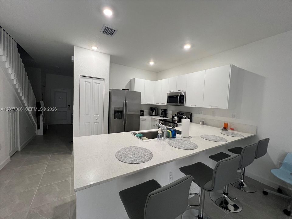 For Sale: $475,000 (3 beds, 2 baths, 1393 Square Feet)