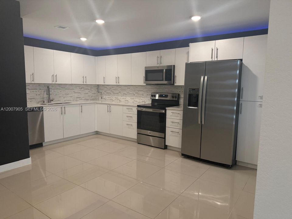 For Rent: $2,350 (3 beds, 2 baths, 1398 Square Feet)