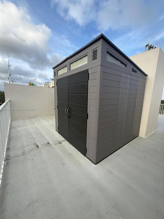 For Rent: $2,350 (3 beds, 2 baths, 1398 Square Feet)